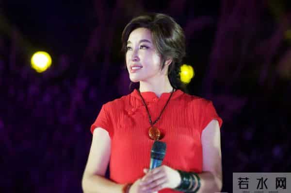 刘晓庆：我与谢晋导演没有私生子，他荣光背后尽是泪和痛