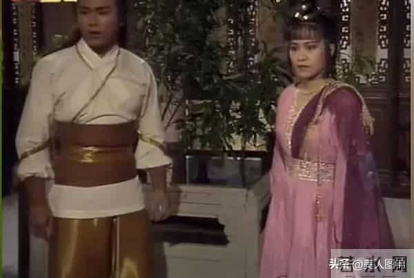 郭靖师傅~斑斑,主持过央视春晚,前夫惠天赐,姐姐森森