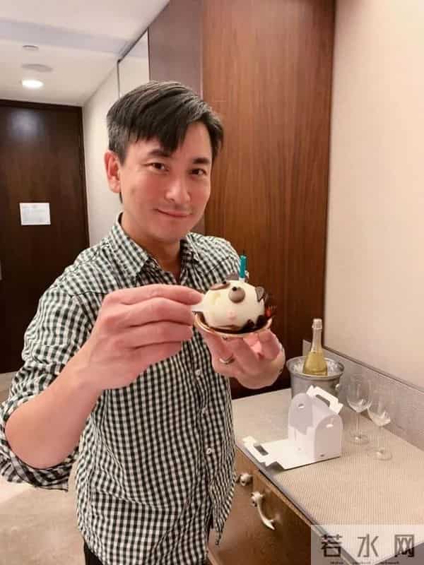 与老婆相继离巢,47岁TVB小生范振锋宣布结束10年宾主关系