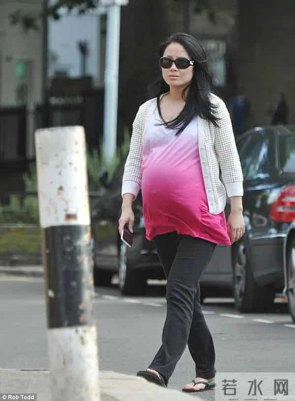 私生子,男明星银行卡的噩梦!l People