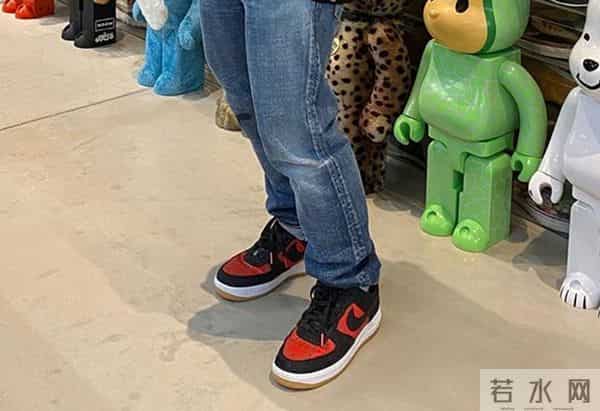 冠希亲晒黑丝绸全撕开效果！Kevin Poon 上脚演绎