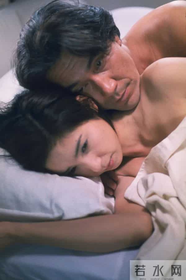 曾拍五部大尺度戏与《白色巨塔》日本女星黑木瞳性感撩人