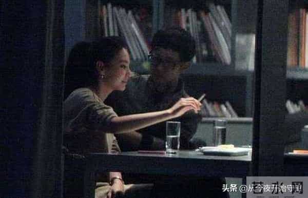 被拍到的明星抽烟大盘点！胡歌邓伦井柏然陈晓在列，还有倪萍！