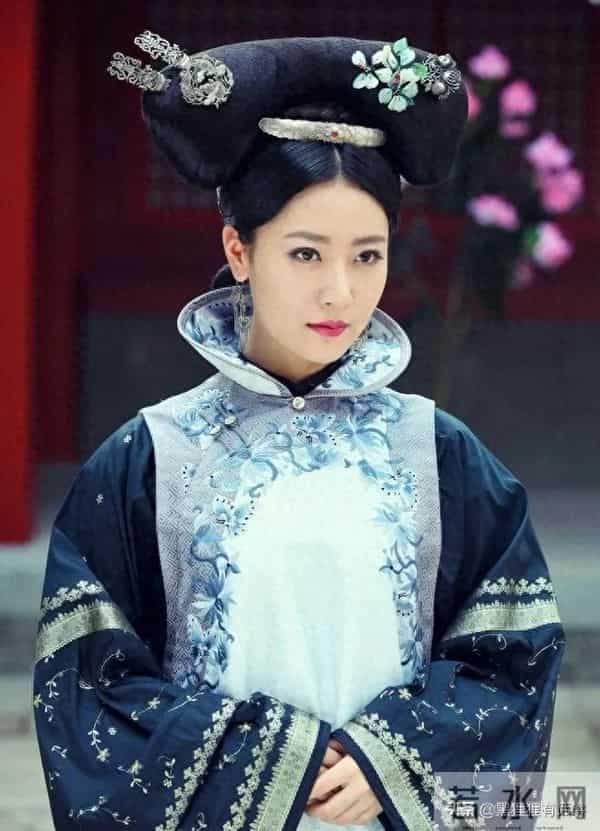 宫锁珠帘:都是嫔位,为何云嫔穿的花枝招展,婉嫔却穿得那么难看