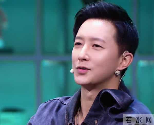 《街舞4》滤镜过厚堪比古偶,黑人舞者肤色都变了,队长成包子脸