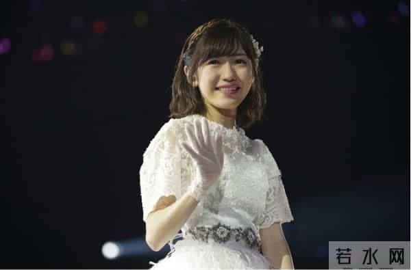渡边麻友毕业演唱会:虚幻而完整的梦境