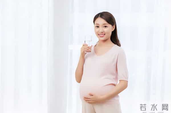 李湘每天孕吐十几次，医生说“少见”，妈妈：没生过就没发言权