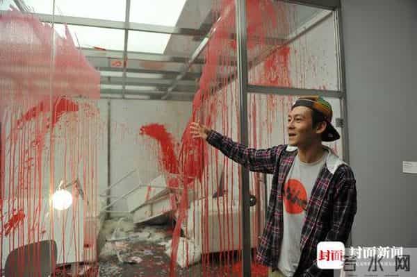 陈冠希成都办个展《音术 一只猴子》自称“艺术家”