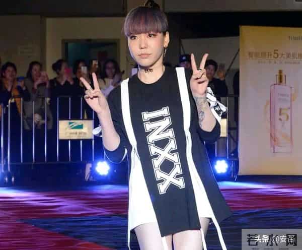 在《中国好声音》中爆红，红极一时的吴莫愁，如今怎么突然消失了