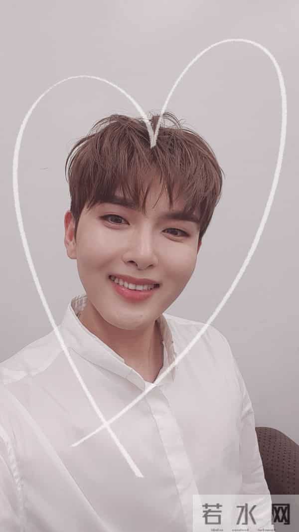 金厉旭官宣恋情!女方小他7岁颜值惊人,为安慰粉丝主动发道歉信