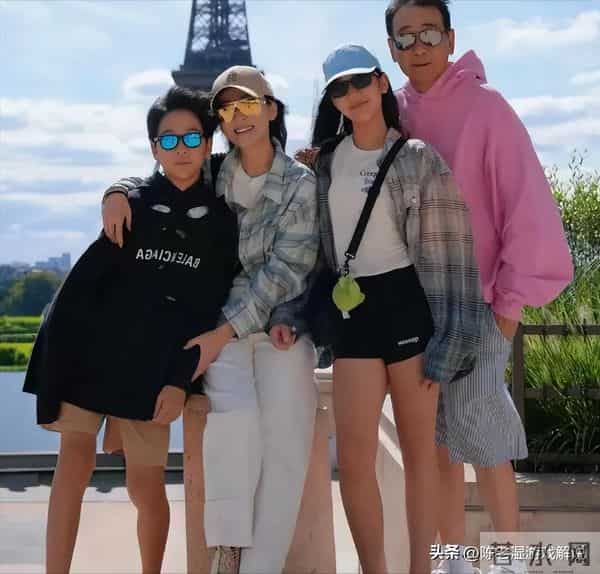 苗圃和富豪老公巴黎度假,十一岁女儿不像她,难怪罗晋会说那句话