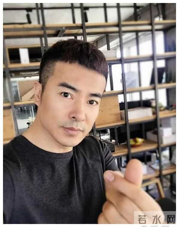 43岁于波出道即巅峰,倾尽所有在北京买两套四合院,如今躺着笑?