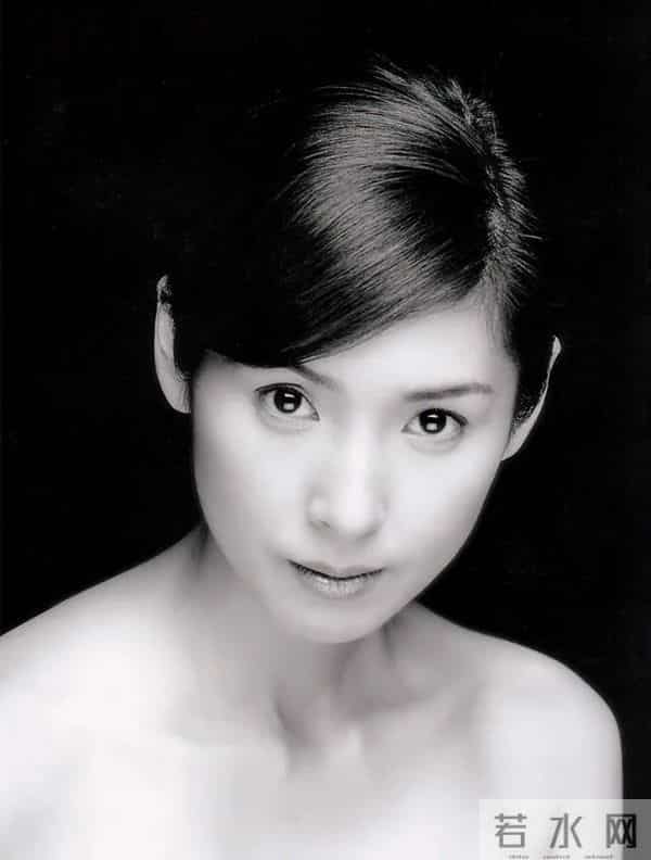 曾拍五部大尺度戏与《白色巨塔》日本女星黑木瞳性感撩人