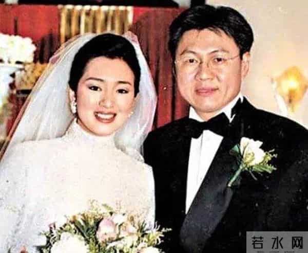巩俐：第一代谋女郎不得不说的三段感情，它们改变了她的婚姻观