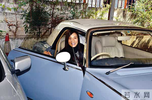 黄宗泽情路插曲:大9岁模特姐弟恋,引港圈上下一致劝其回头是岸