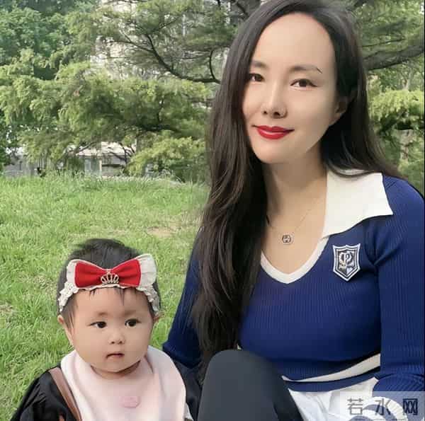 曝37岁干露露隐婚生女!分享女儿近照被喷,曾与大22岁邓建国订婚