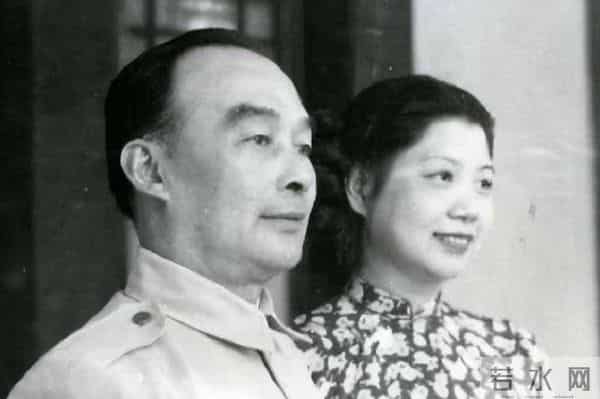 她是军统中唯一的女将军，长相甜美活到98岁，孙女更是家喻户晓