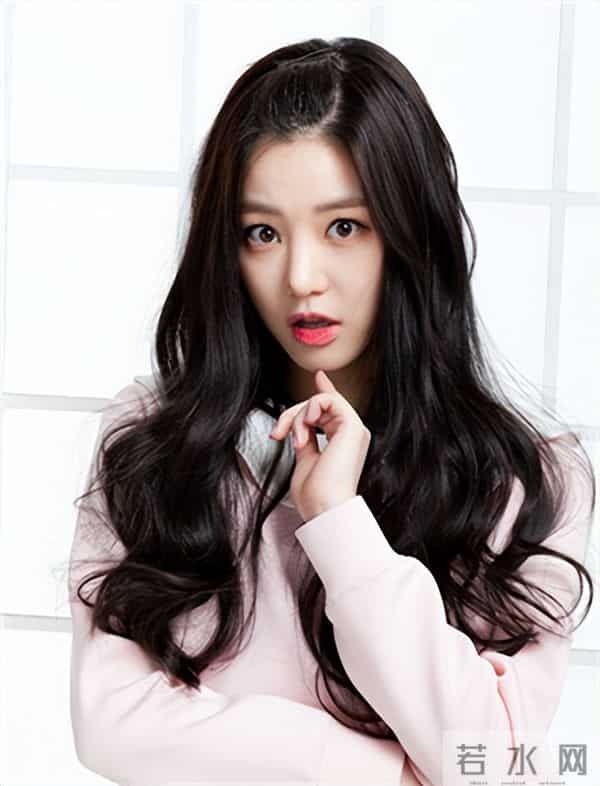 韩国巨星李胜基宣布结婚,女方父亲是顶级诈骗犯,母亲是传销头目