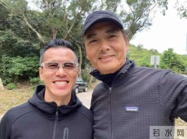 钦佩，周润发一生中四次下跪，每一次都跪得有理有据