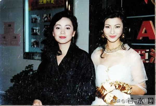 《我和春天有个约会》完美融合精明与单纯的金露露，因美好而幸福