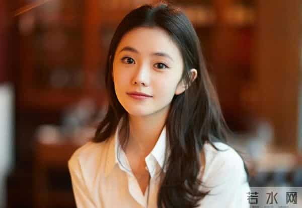 同样背靠京圈,把关晓彤、刘浩存和徐静蕾放在一起,差别就大了