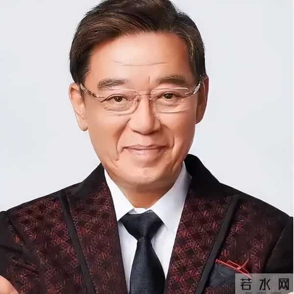 老戏骨李立群借酒消愁,37岁大儿子,35岁女儿和小儿子都未结婚