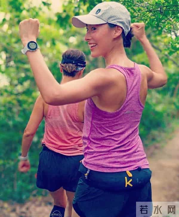 梁洛施现身山间跑步，一双大长腿十分抢镜！郭嘉文很难取代其地位