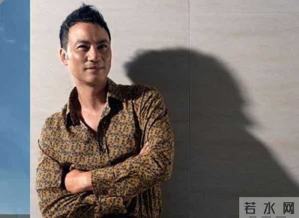 父亲被杀,被逼拍风月片,苦熬46年,任达华终成大佬