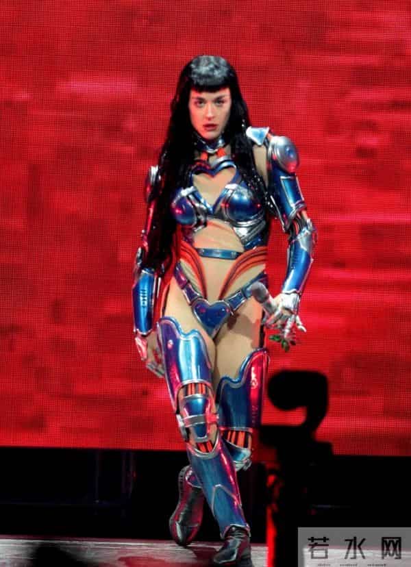 官宣!她要来上海,金曲太多了!上次来沪还是10年前,歌迷沸腾!