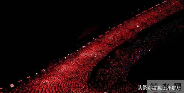 10年封杀涅槃重生,SM没能杀死他:穷小子逆袭的狗血人生