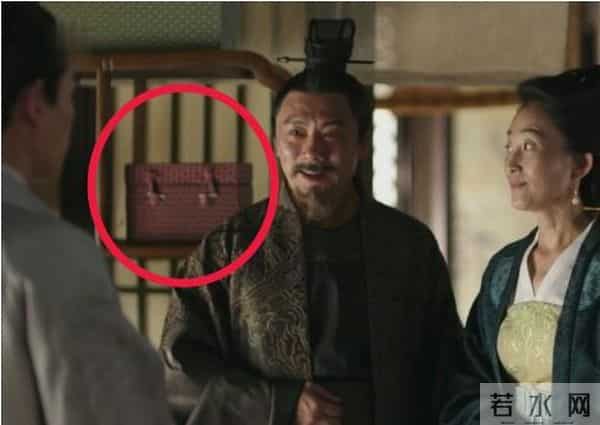 观众:我们连敷衍都不配吗?影视剧离谱穿帮镜头,看笑我也