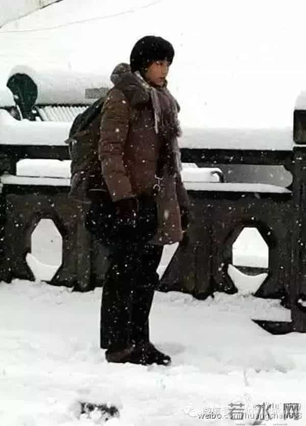 范冰冰演村姑,路透照全放送,你觉得这扮相靠谱吗?