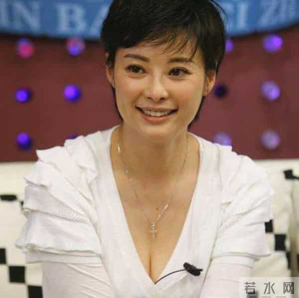 袁立:三婚两离,50岁还没孩子,受伤之后才明白还是中国男人好