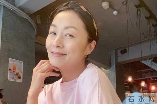 被造黄谣20年,51岁的她“官宣结婚”打脸全网:别来评价姐的人生