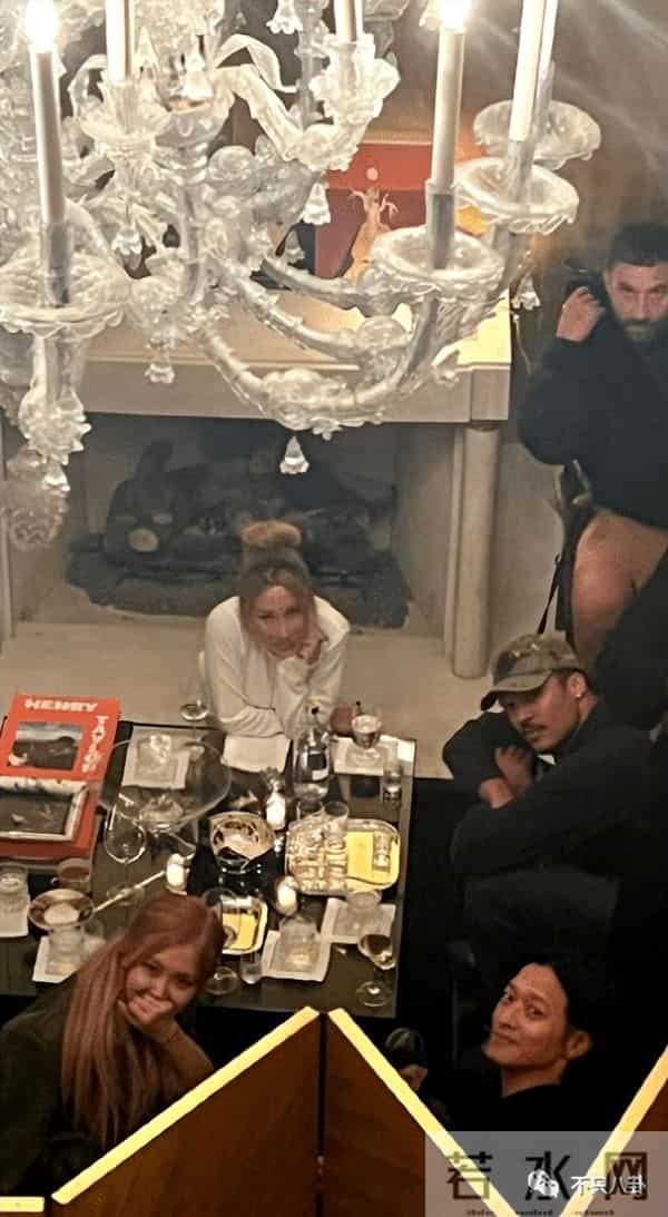 姜栋元与朴彩英在恋爱?男方却被女方粉丝嫌弃又丑又糊......