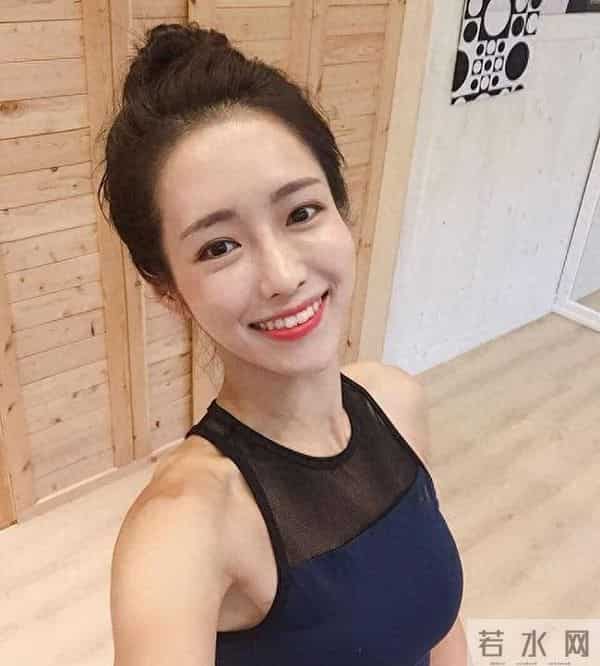 韩国女教练晒健身照，遭网友攻击：健身穿这么少，有必要吗？