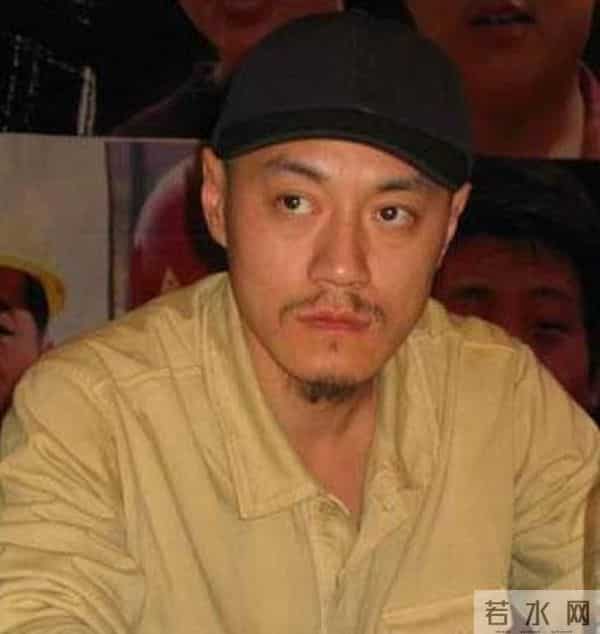 雪村：离过一次婚，2婚娶小13岁娇妻，和父亲相爱相杀