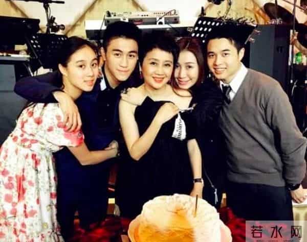 何猷亨：被称为最像赌王的儿子，却在赌王去世前一天开游艇派对