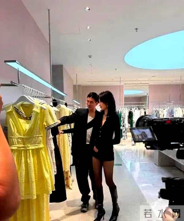 孙千性感黑丝长腿!商场生图美到让人挪不开眼?