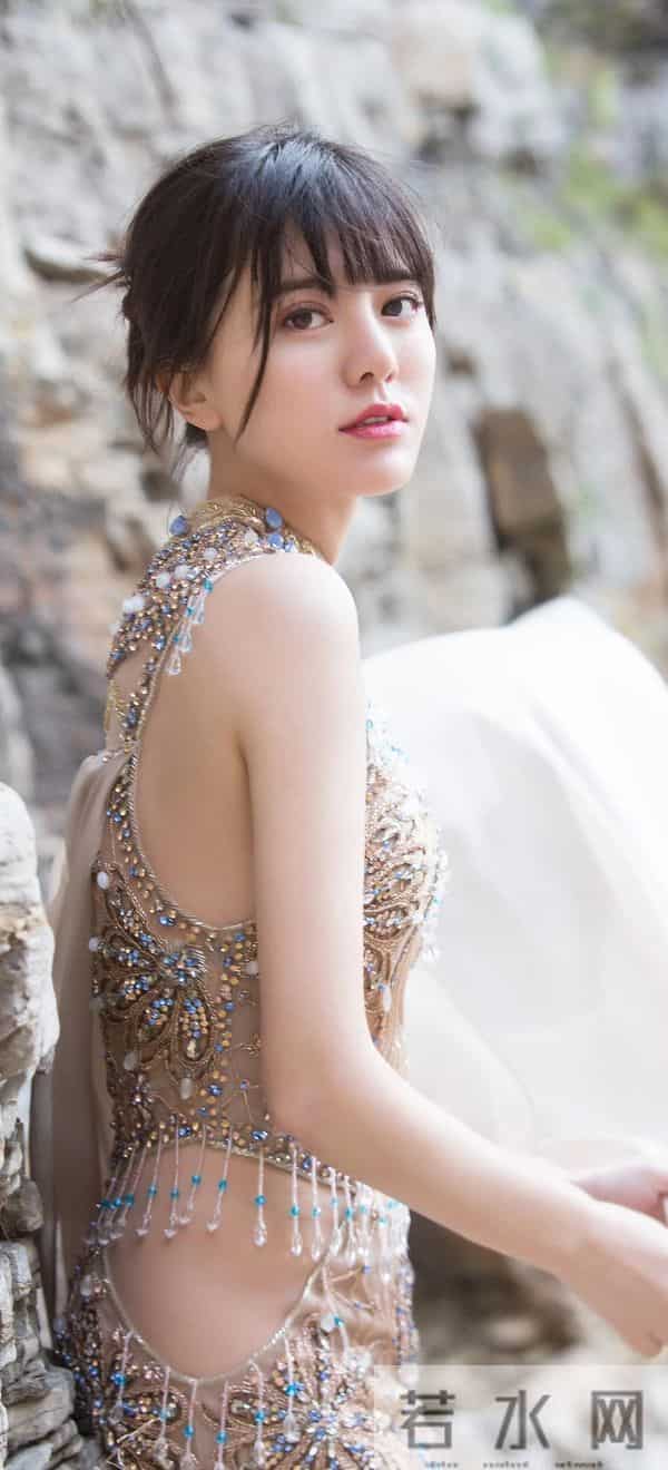 “隐形富婆”阿兰：手戴亿万天珠，21岁打败王菲，在日本比肩成龙