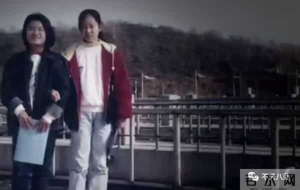 一定很痛苦吧?生日前一天,她和母亲一起自杀身亡