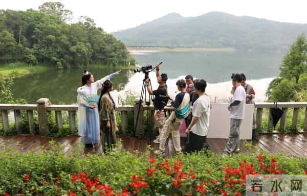 沈月、张柏芝、卢昱晓、陈昊森……跟着明星游厦门→