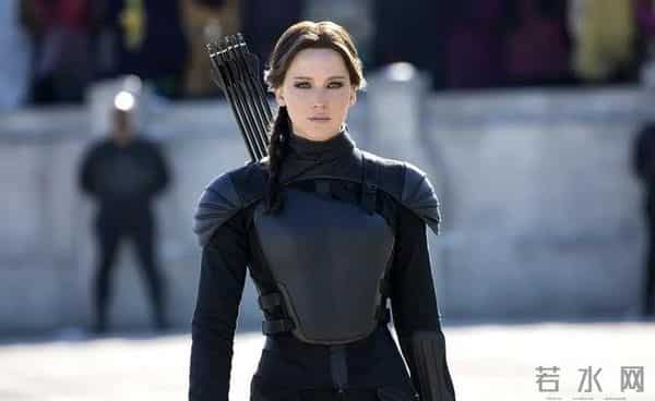 好莱坞性感女神：身材饱满诱惑撩人，艳照泄露后大胆真空逛街