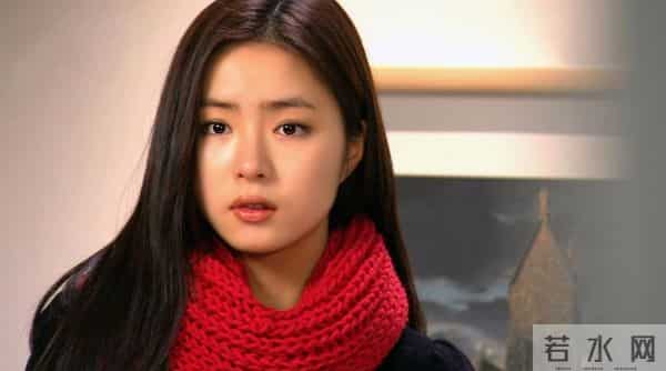 出道获顶级资源仍不火，被称为票房毒药，后因为贫困家庭捐款圈粉