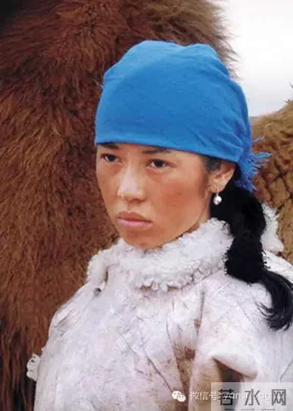 范冰冰演村姑,路透照全放送,你觉得这扮相靠谱吗?