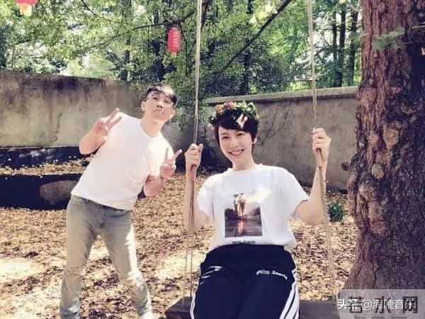 杨坤称他为偶像,幕后打拼8年凭一首歌走红,经历比李荣浩还惨