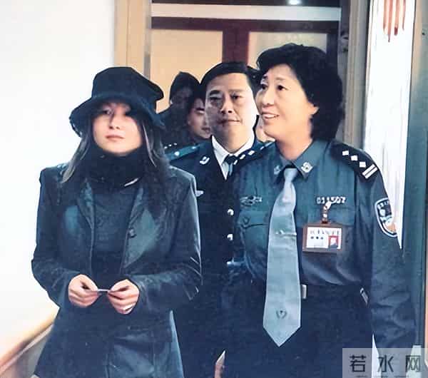 摇滚天后罗琦：16岁飙机车，18岁被刺瞎左眼，和丈夫认识3天闪婚