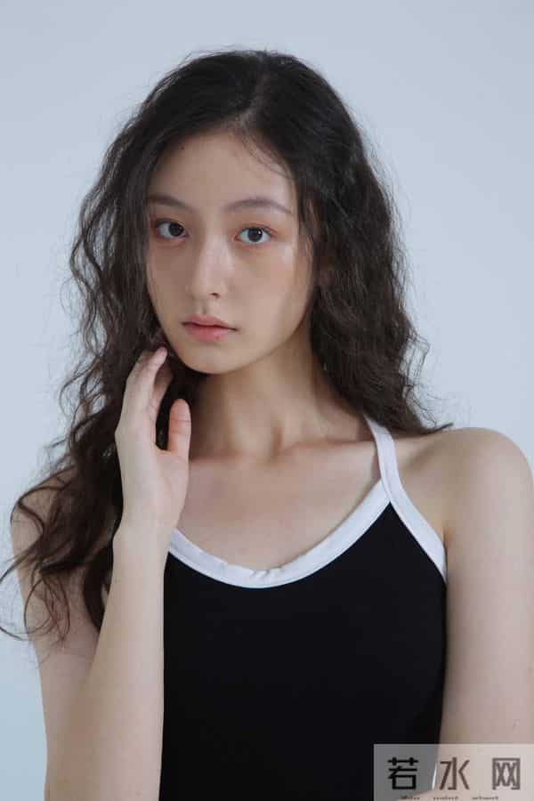 中国内地10位美女模特，每一位都身材火辣颜值爆表