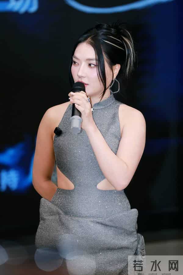 庄心妍首次成都大型个唱:喜欢成都歌迷“打直球”的方式