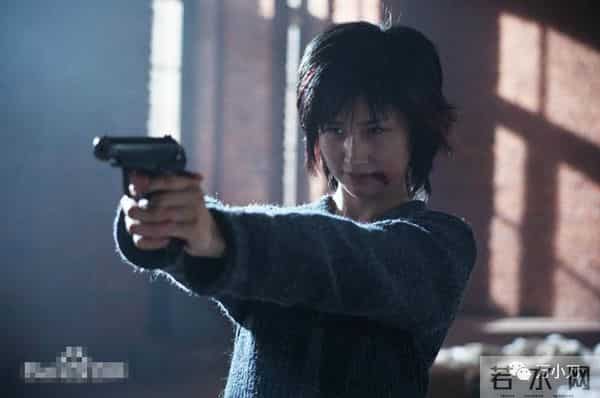 万小刀：征服俄罗斯的“三级女星”